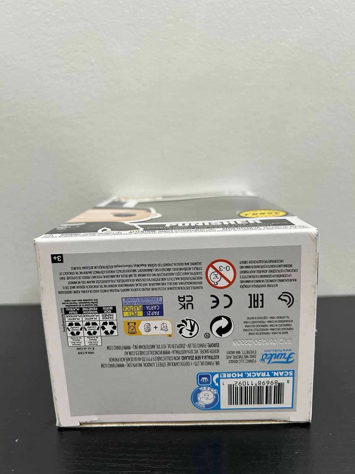 Funko Pop! Vinyl: Marvel’s Punisher 216 Chase with daredevil mask!