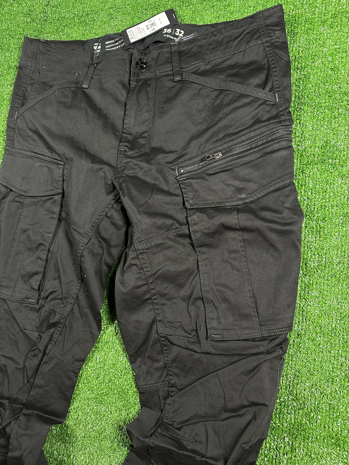 G-Star Raw Rovic Zip 3D Tapered Men's Black Cargo Pants - Size 36W/32L