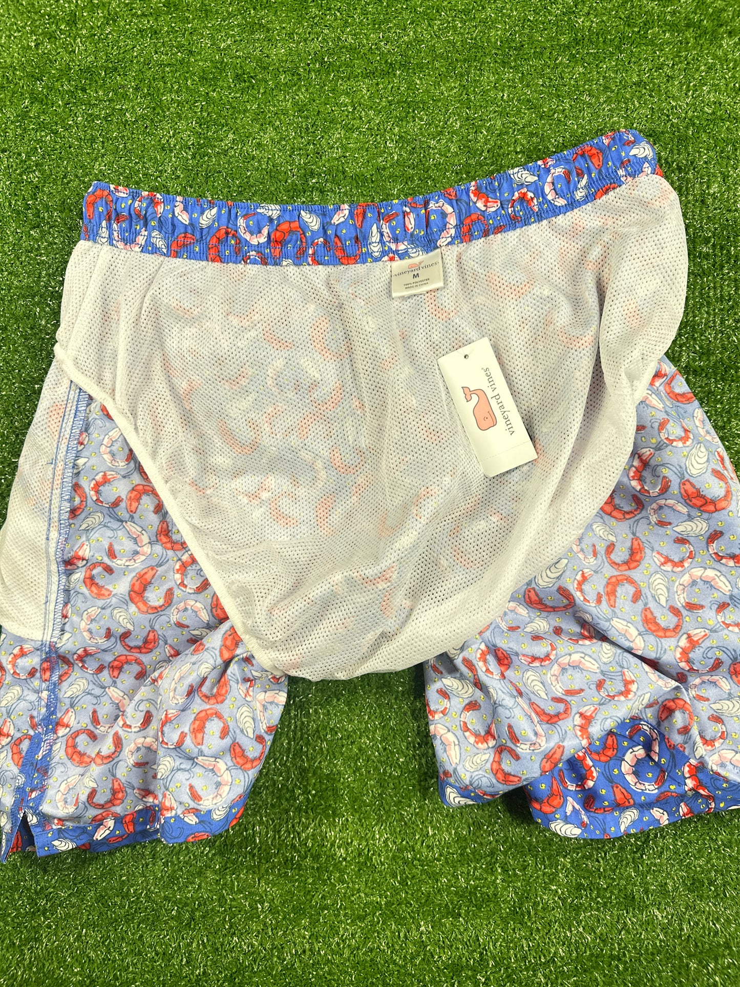 Vineyard Vines 'Shrimps' Printed Men's Blue Swimtrunks - Size Medium