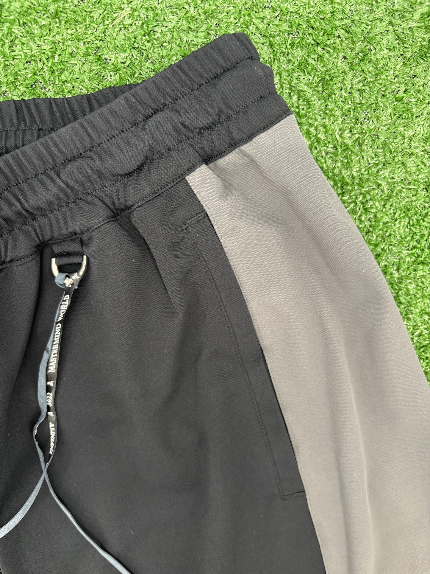 Mastermind 2 Color Basket Black Sweat Shorts Size Large (MSRP: $1,369)