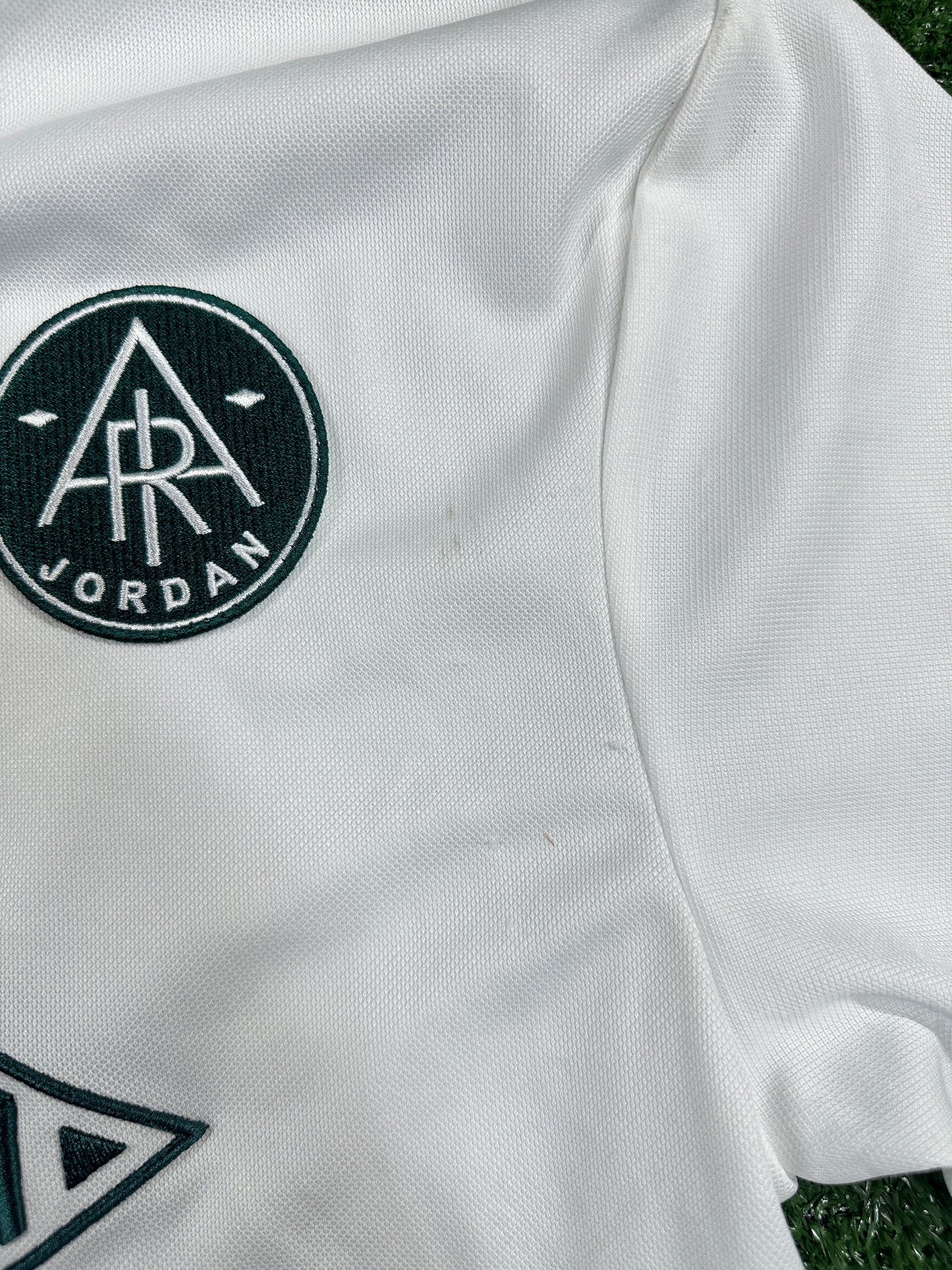 Air Jordan Essentials S/S Men's White T-Shirt (Stained) - Size Small