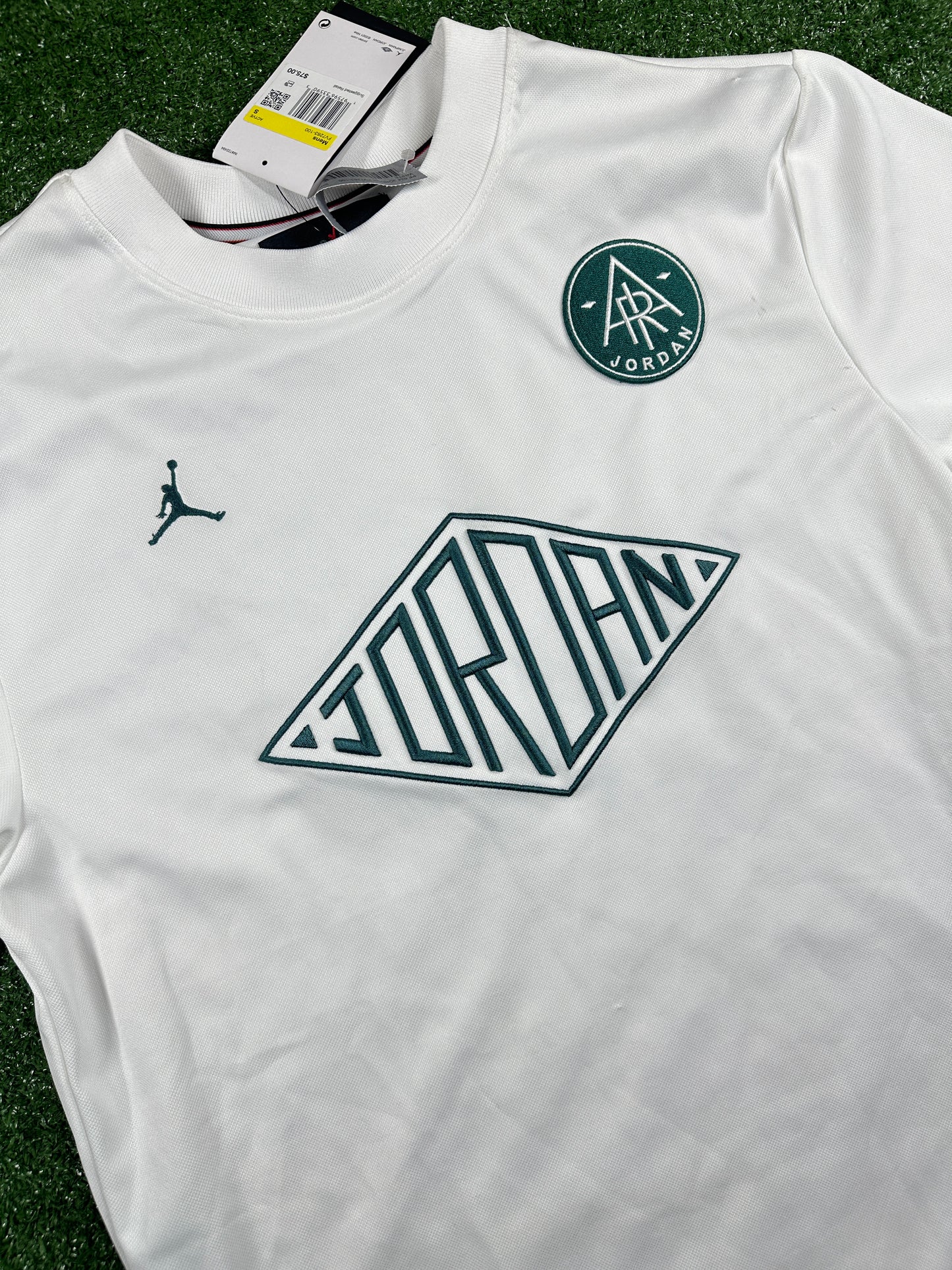 Air Jordan Essentials S/S Men's White T-Shirt (Stained) - Size Small