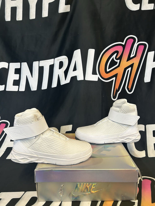 Size 8.5 - Nike Swoosh Hunter White