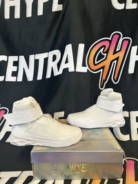 Size 8.5 - Nike Swoosh Hunter White