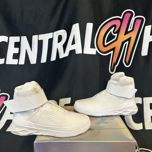 Size 8.5 - Nike Swoosh Hunter White