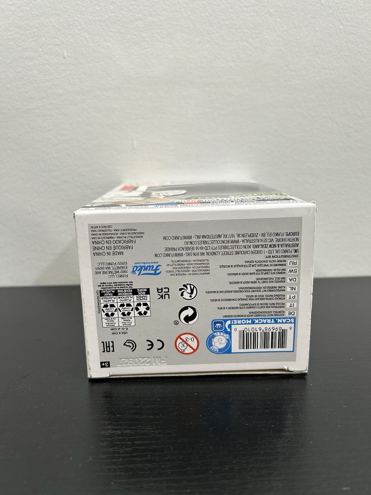 Funko Pop! Vinyl: Bleach - Fully-Hollowfied Ichigo (Chase) (Glows in the Dark) -