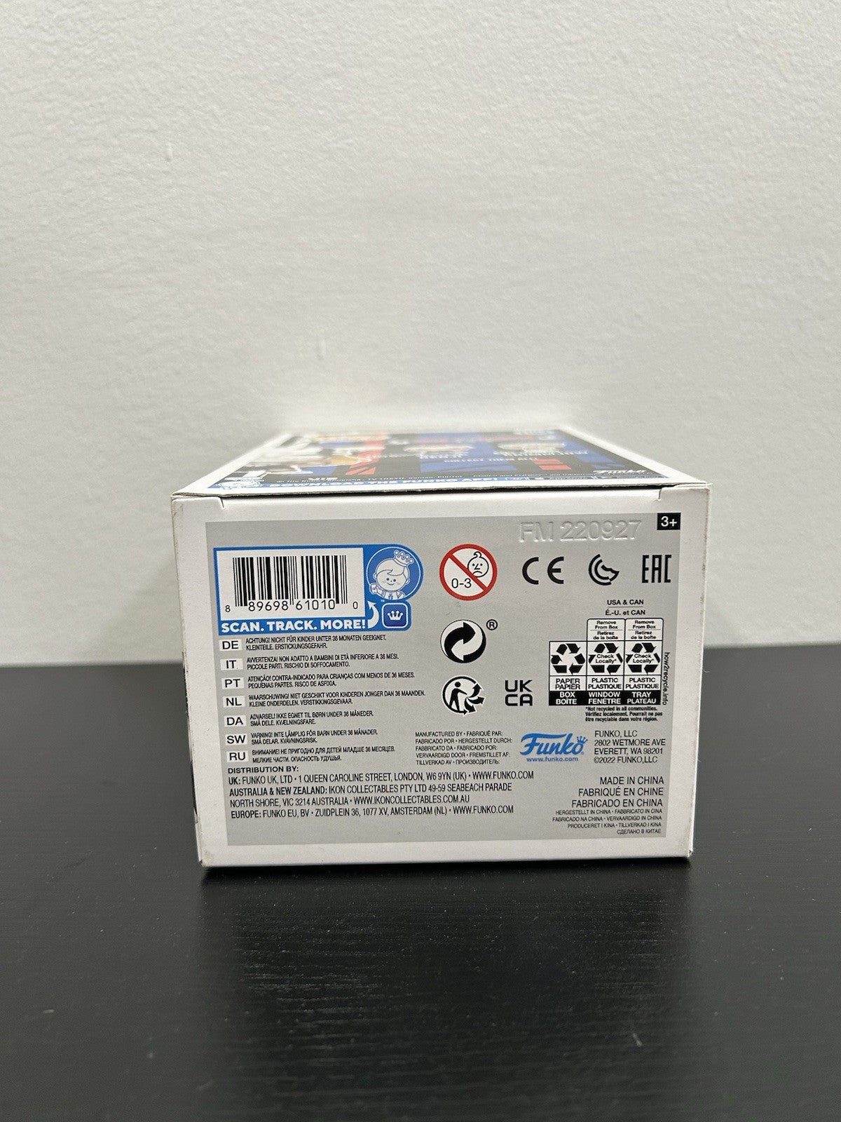 Funko Pop! Vinyl: Bleach - Fully-Hollowfied Ichigo (Chase) (Glows in the Dark) -