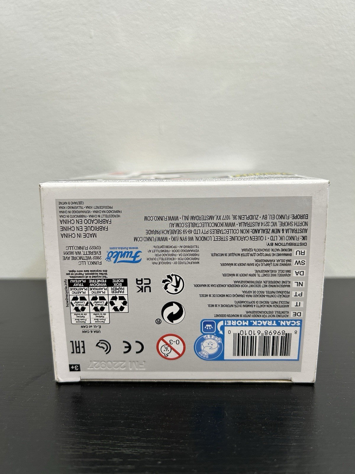 Funko Pop! Vinyl: Bleach - Fully-Hollowfied Ichigo (Chase) (Glows in the Dark) -