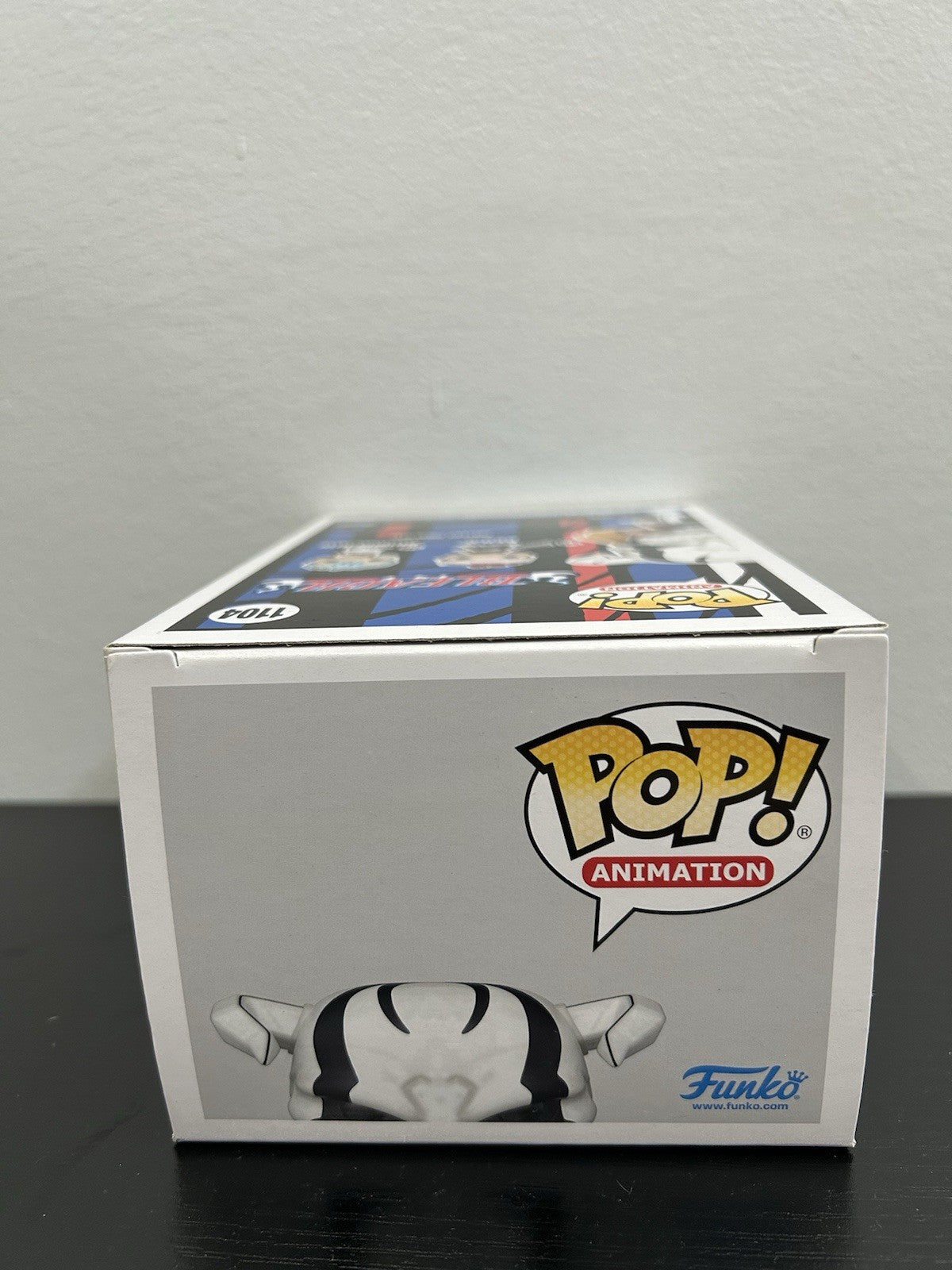Funko Pop! Vinyl: Bleach - Fully-Hollowfied Ichigo (Chase) (Glows in the Dark) -