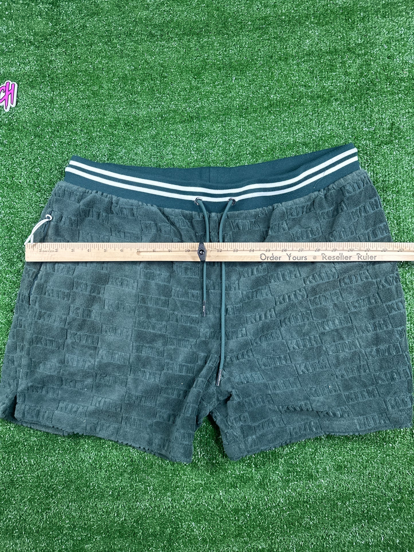 Kith Graham Velour Forest Green Men's Shorts (USED) - Size XL