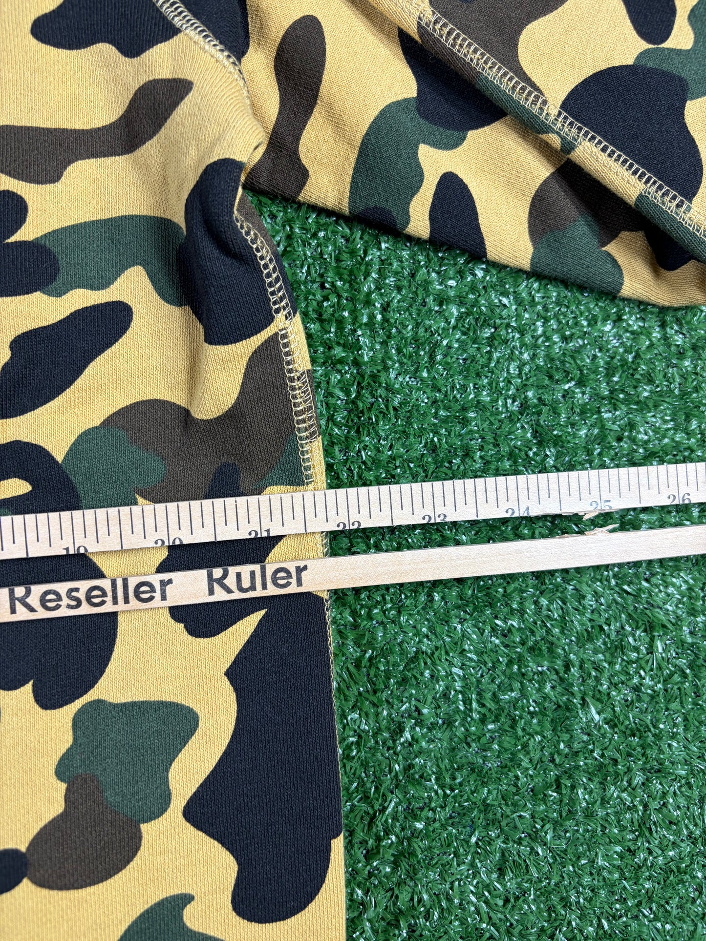 BAPE 1st Camo Ape Head Yellow Crewneck Sweater Size Large