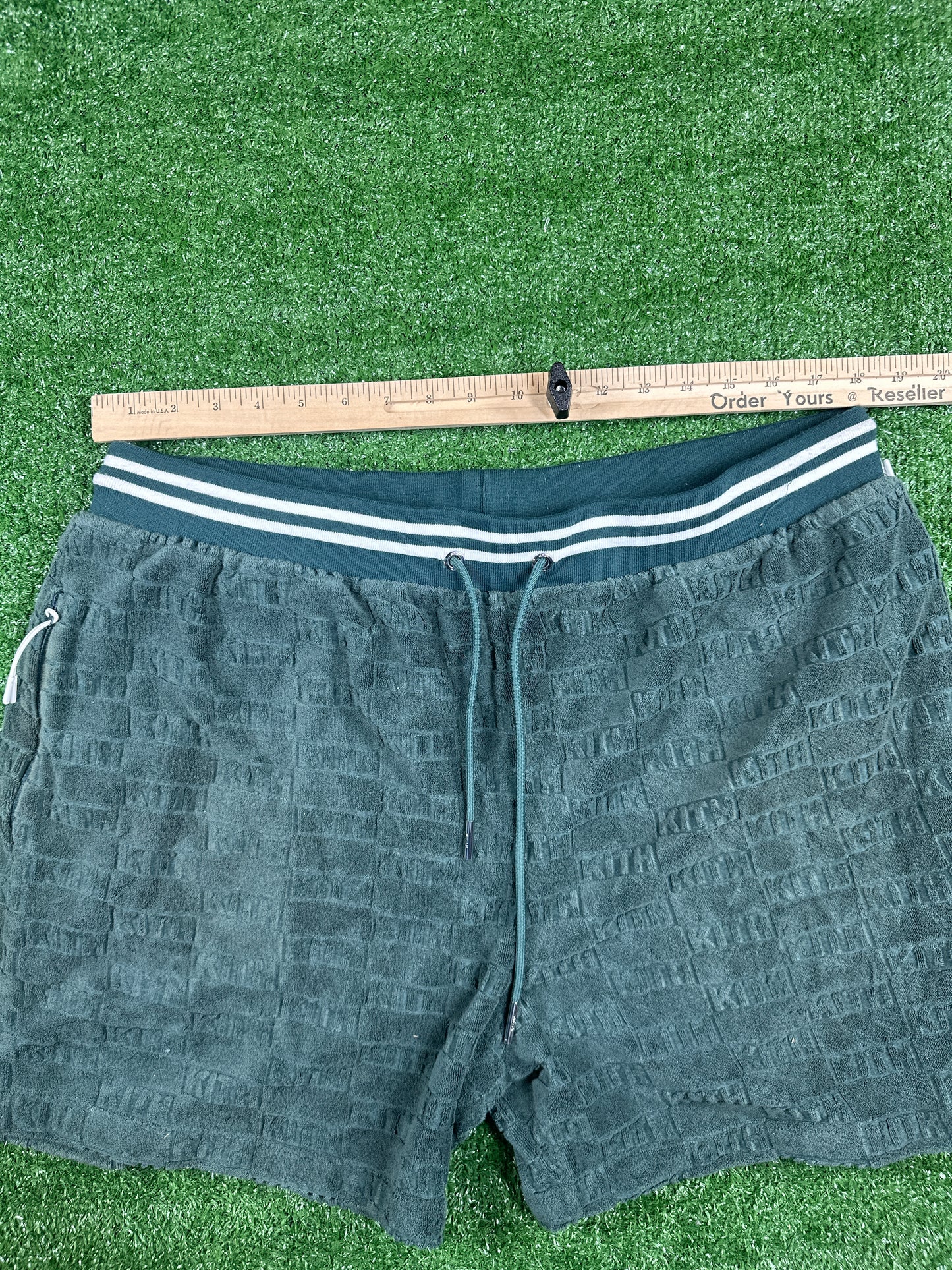 Kith Graham Velour Forest Green Men's Shorts (USED) - Size XL