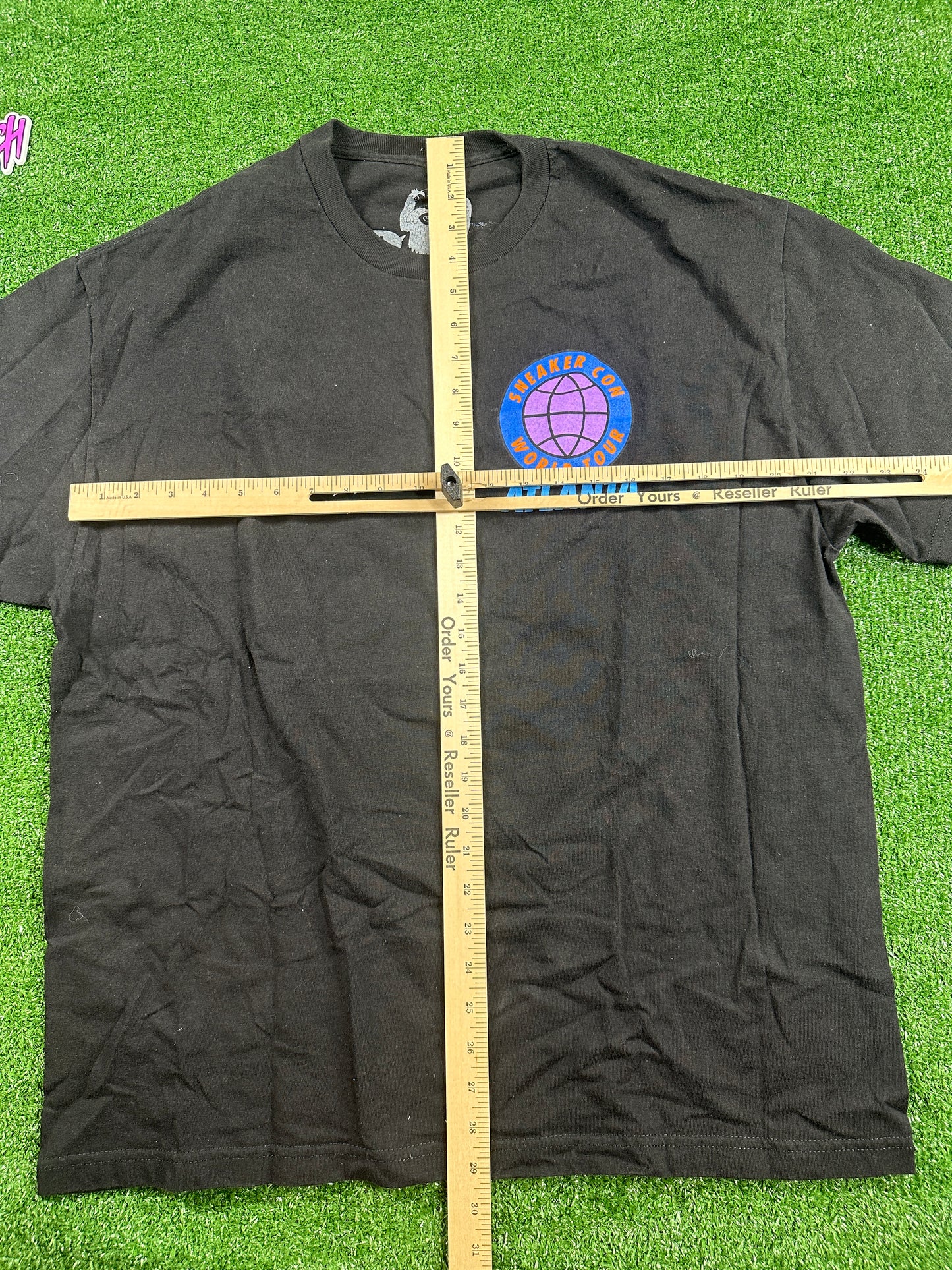Sneaker Con Atlanta Exclusive World Tour T-Shirt (USED) - Size XL