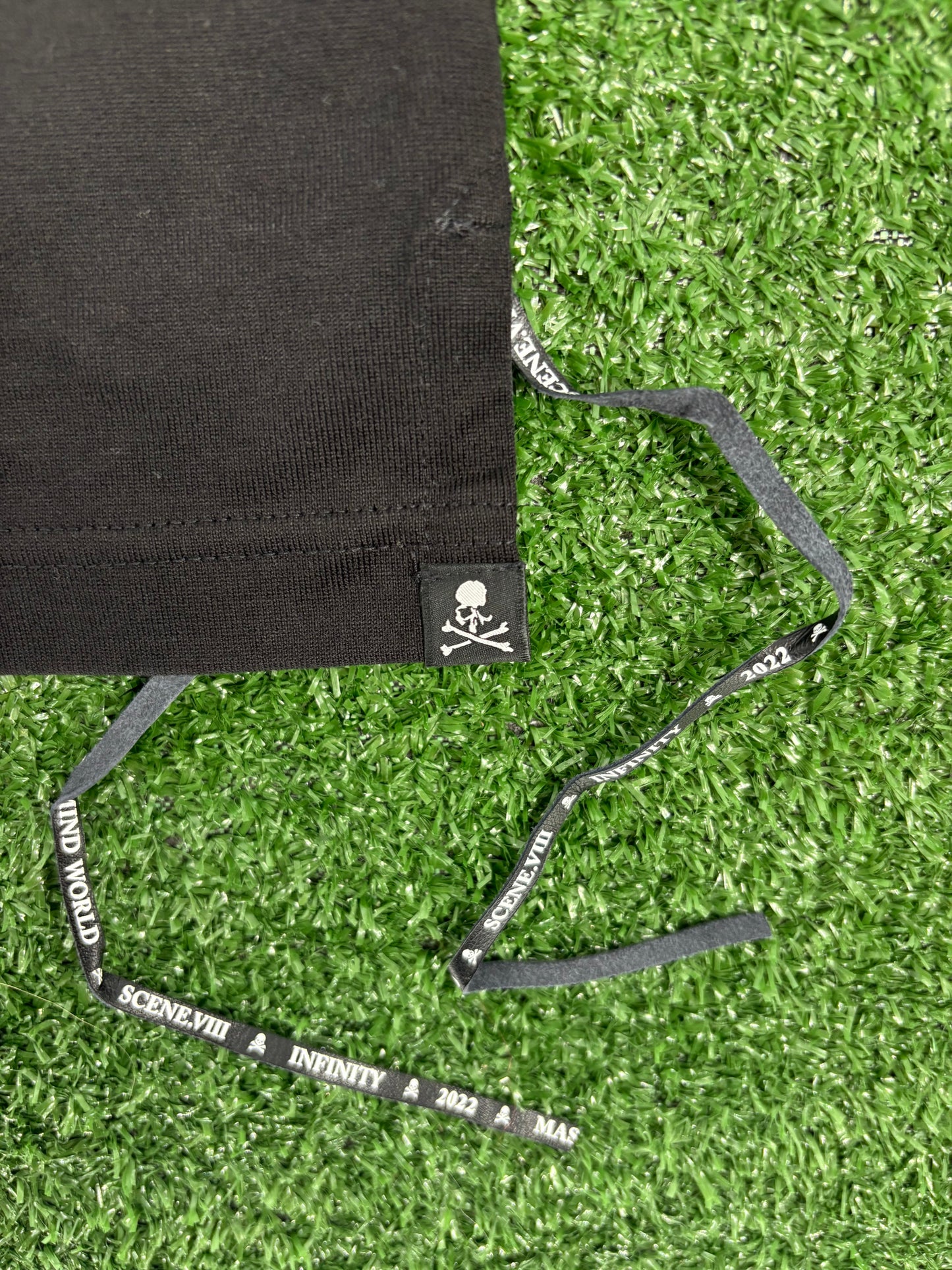 Mastermind World 'Love & Peace' Black T-Shirt Size Medium (MSRP: $889.00)