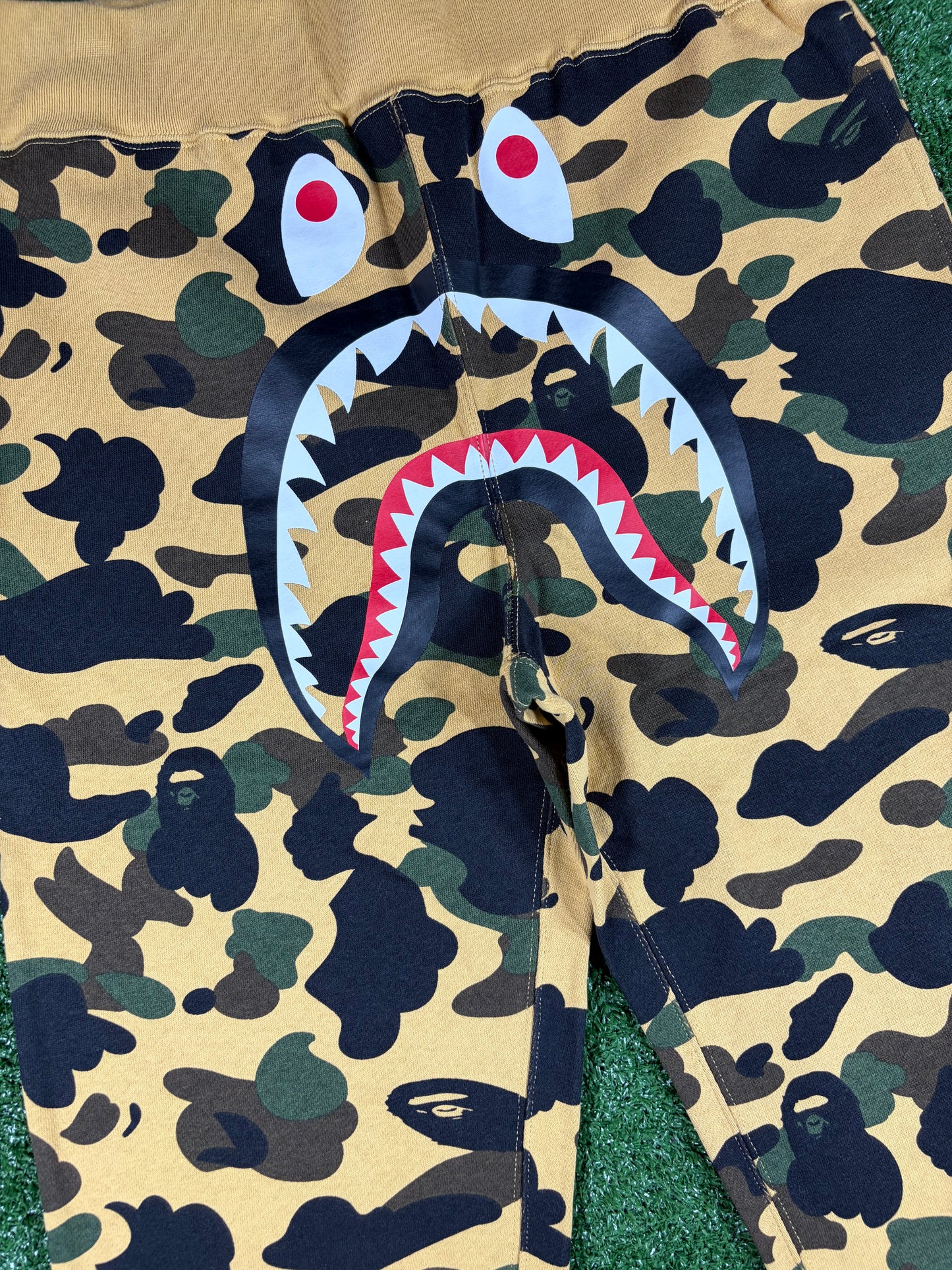 Bape 1st Camo Shark Slim Sweat Pants SS22 Size Large