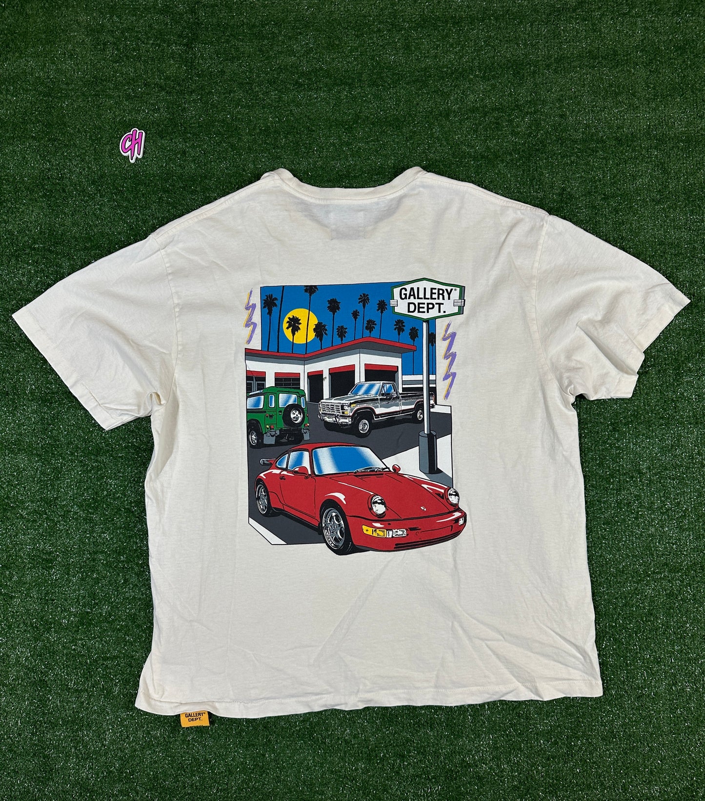 Gallery Dept. 'Drive Thru' Boxy Fit Cream T-Shirt (USED) - Size XL