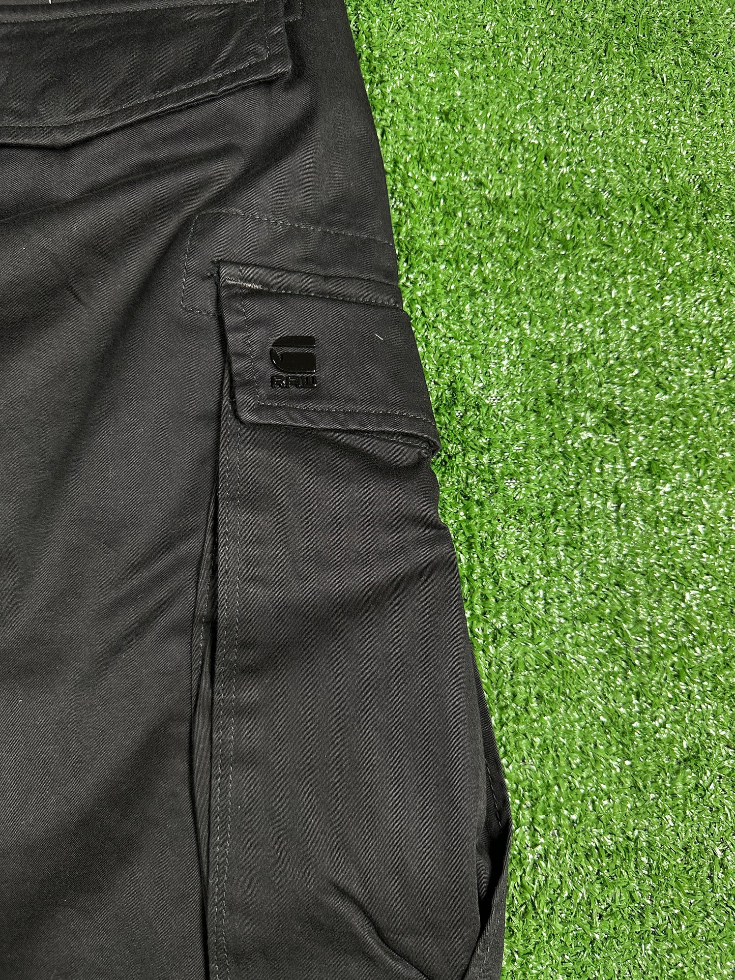 G-Star Raw Rovic Zip 3D Tapered Men's Black Cargo Pants - Size 38W/32L