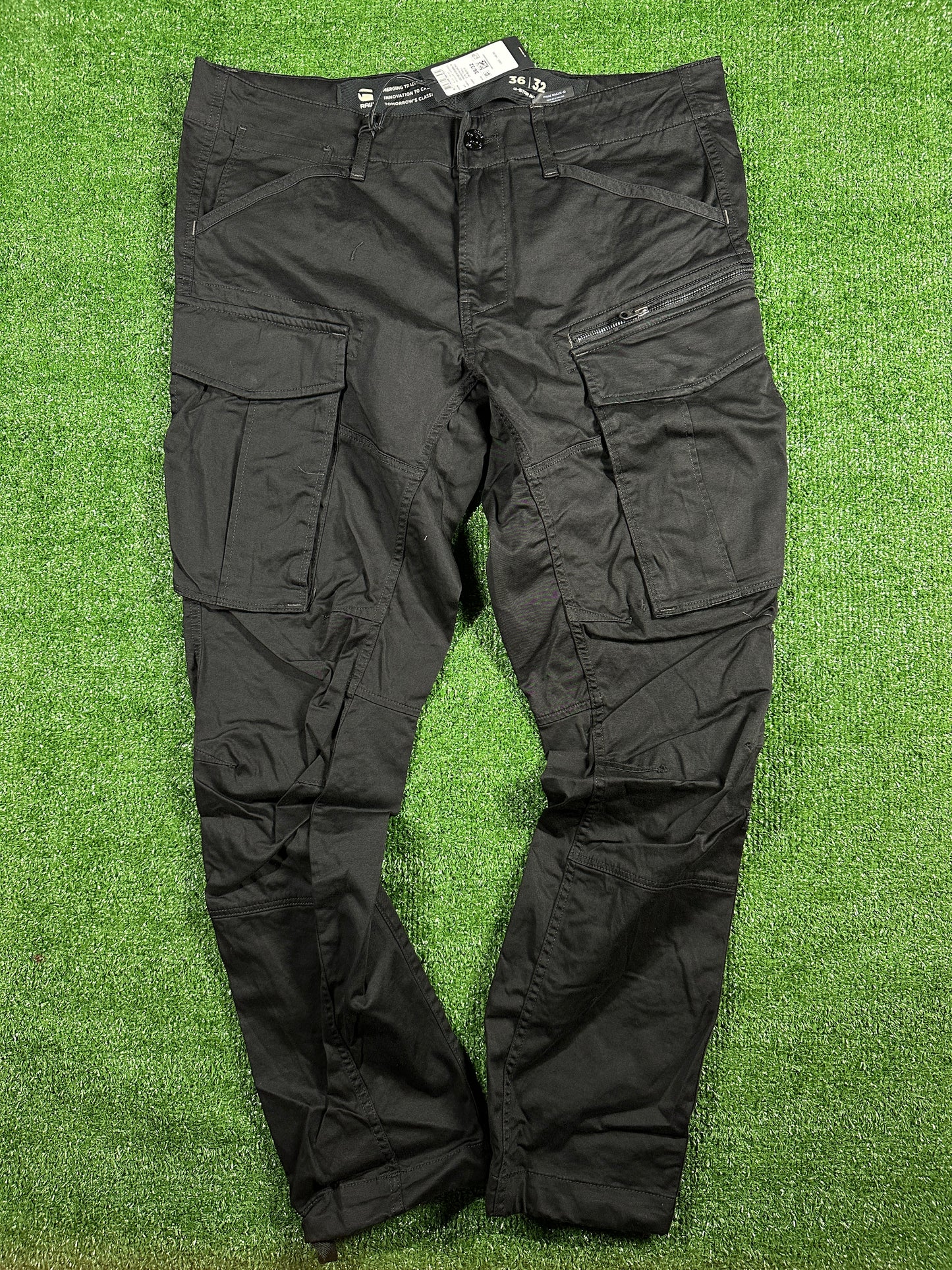 G-Star Raw Rovic Zip 3D Tapered Men's Black Cargo Pants - Size 36W/32L
