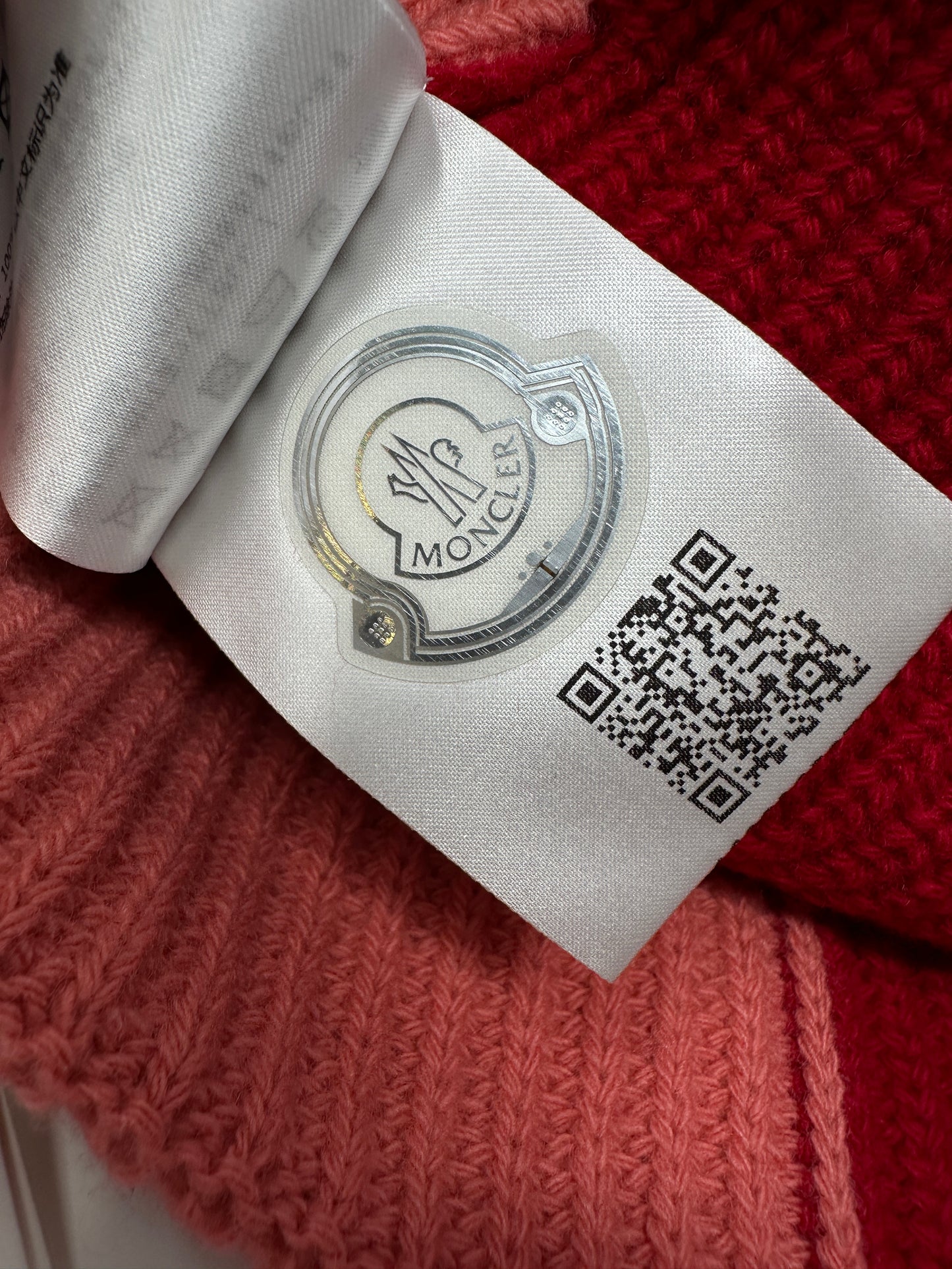 Moncler Berreto Tricot Beanie in Red/pink