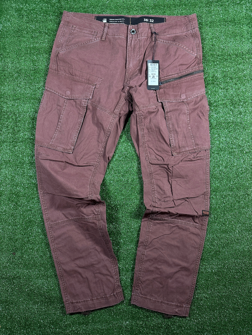 G-Star Men's Rovic 3D Cargo Zip Pants in Burgundy - Size 36W/32L