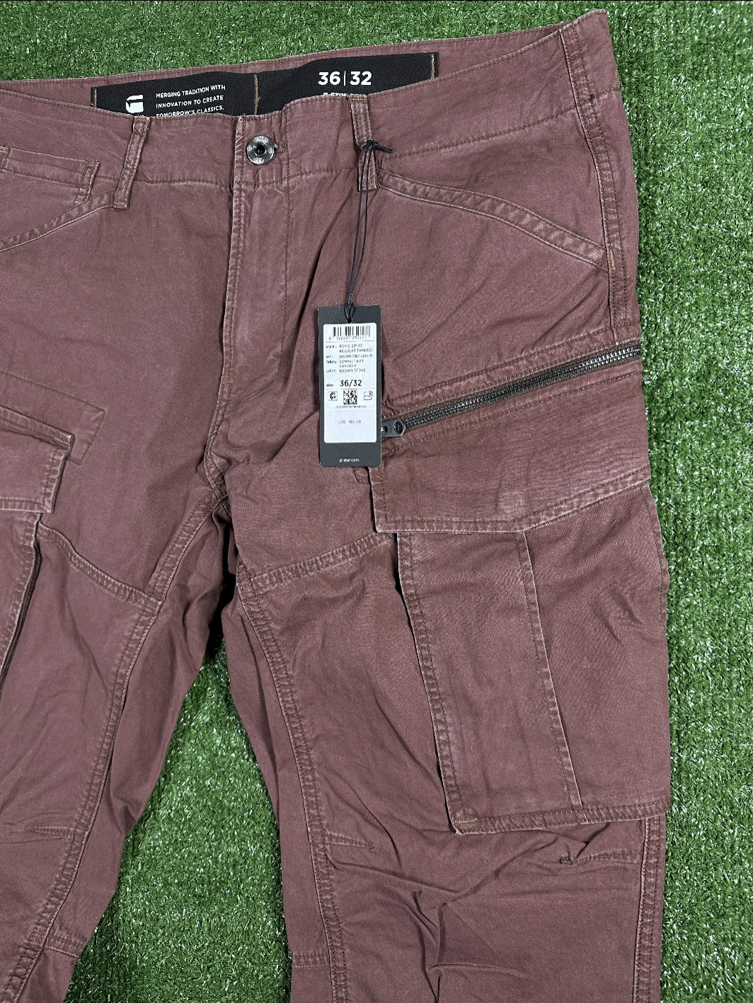 G-Star Men's Rovic 3D Cargo Zip Pants in Burgundy - Size 36W/32L