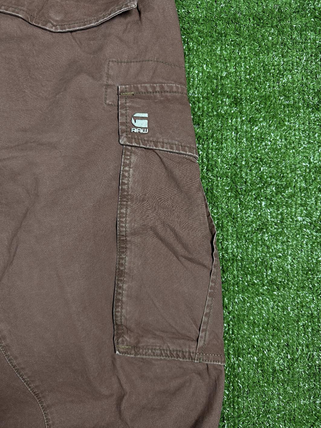 G-Star Men's Rovic 3D Cargo Zip Pants in Burgundy - Size 36W/32L