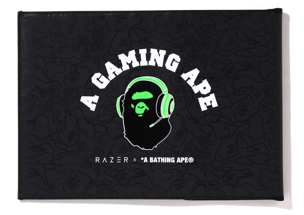 Razer x BAPE Neon Camo 15.6 IN Protective Sleeve V2