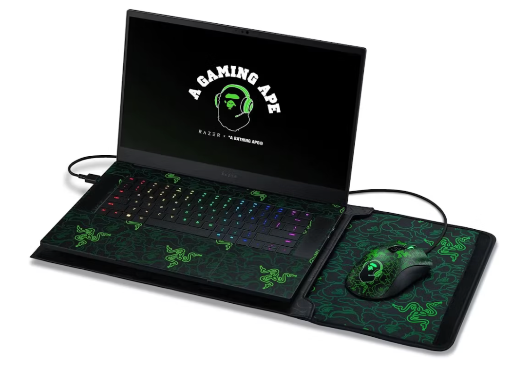 Razer x BAPE Neon Camo 15.6 IN Protective Sleeve V2