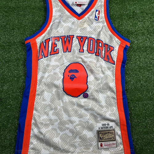 BAPE X Mitchell & Ness New York Knicks Swingman Jersey - Size Small