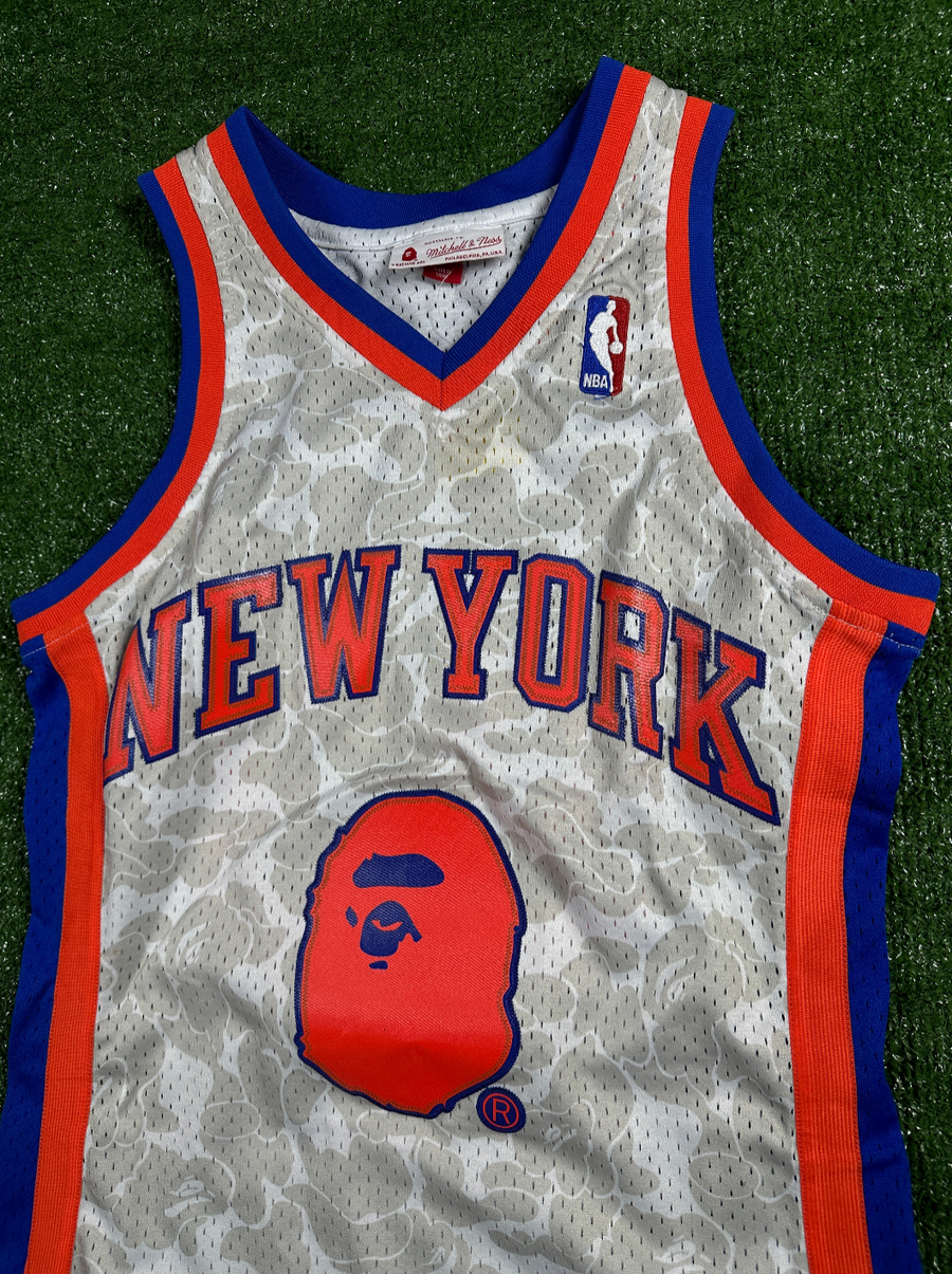 BAPE X Mitchell & Ness New York Knicks Swingman Jersey - Size Small