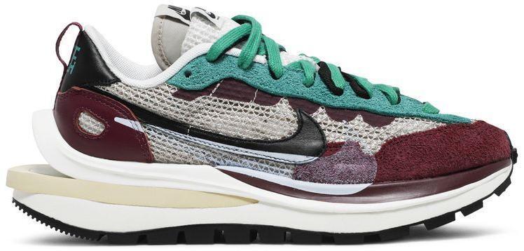 Size 7.5 - Nike Sacai x VaporWaffle SP Villain Red